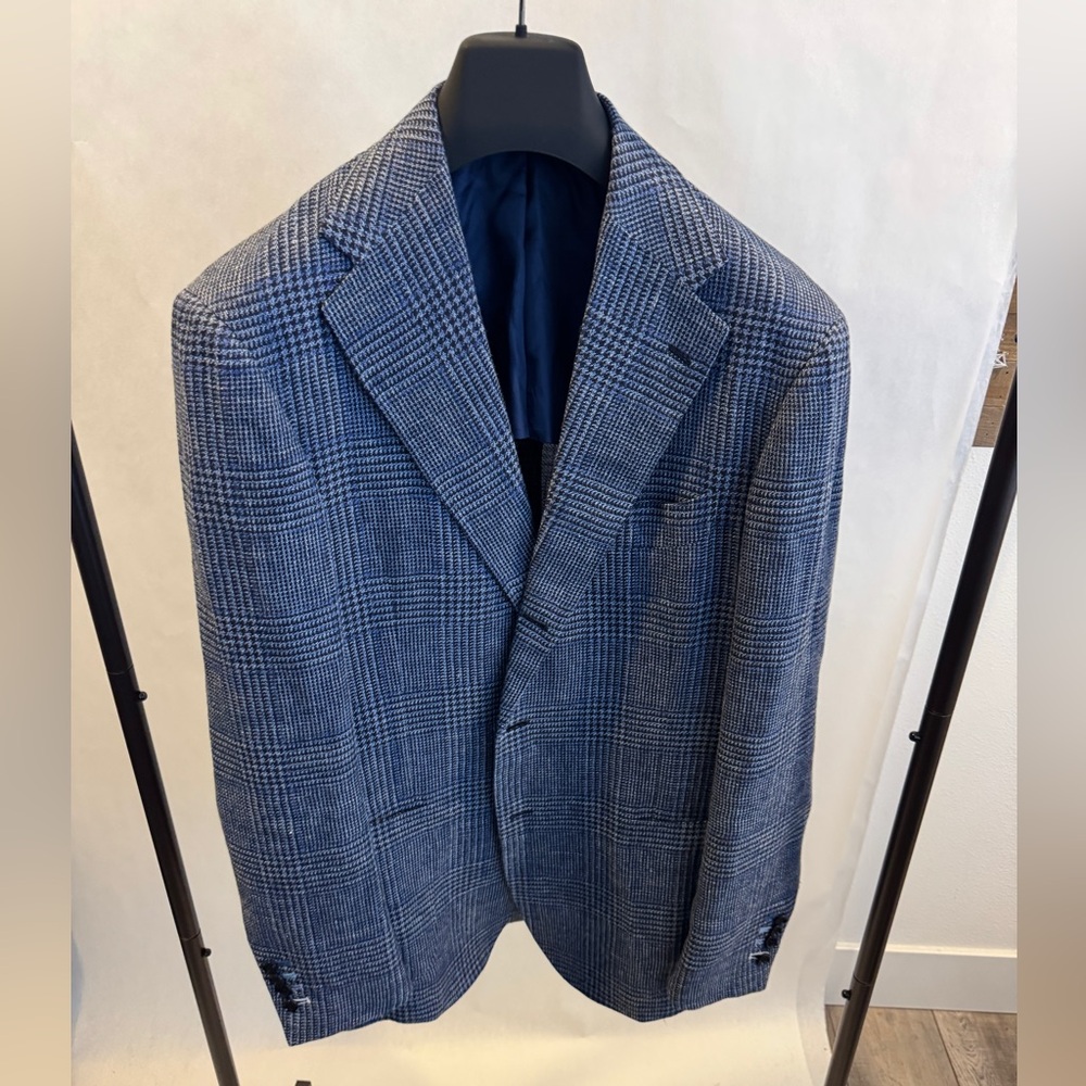 Elegant Blue Plaid Men's Sportcoat